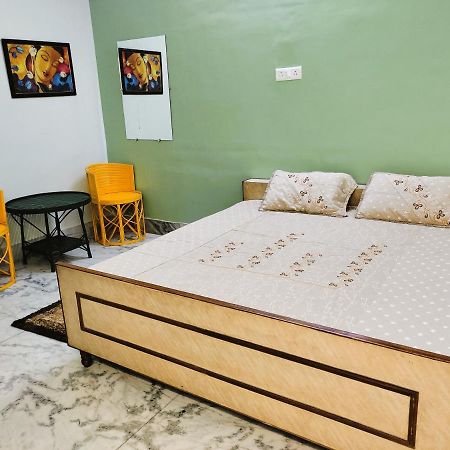 Yellow Homestay - Modern 2Bhk Ac Stay Jabalpur Buitenkant foto